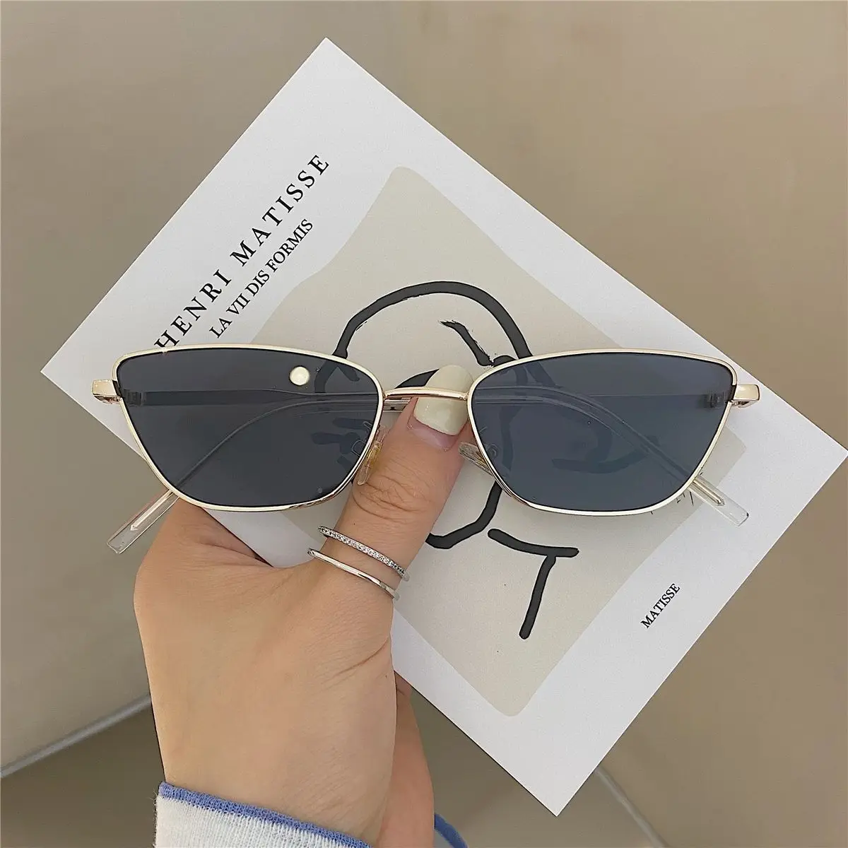 Kitty Fashion Square Sunglasses. Vintage Metal Frame UV400 Style for Cats & Small Dogs - Image 9