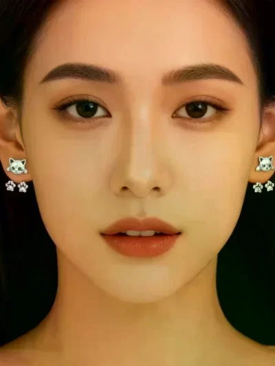 ⭐ Stylish Old‑World Silver Cat Earrings