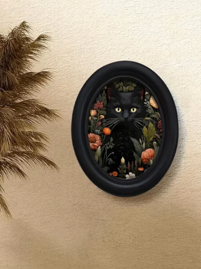 ⭐ Gothic‑Style Black Cat Oval Frame Art