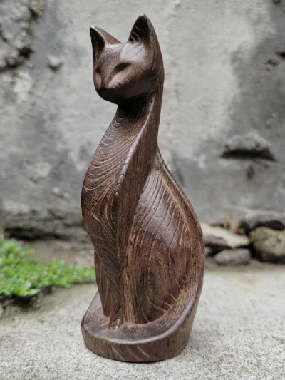 ⭐Hand‑Carved Wooden Cat Ornament – Geometric Mini Art Piece (3.8")